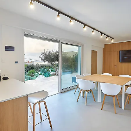 Dwellings With Pool For Exclusive Use *