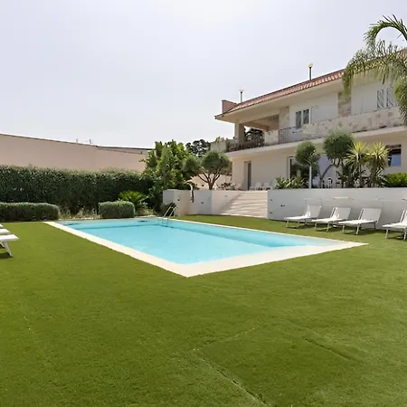 Dwellings With Pool For Exclusive Use アパート *